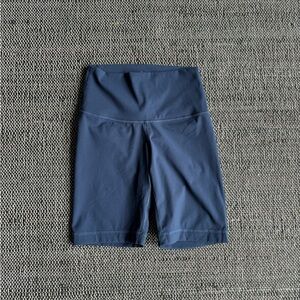 Everlane Biker Shorts 
Size: XS
Condition: Like New
